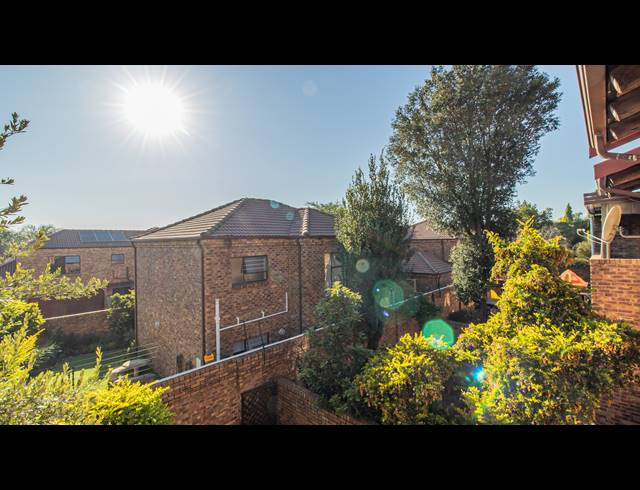 2 BEDROOM SECTIONAL TITLE TO LET IN NORTH RIDING